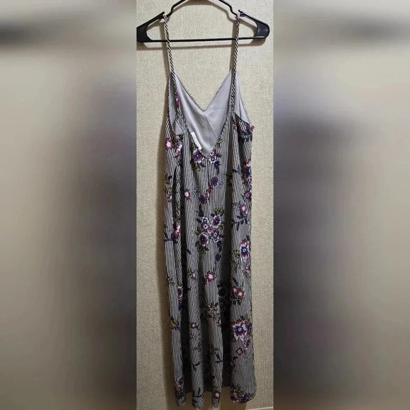 Jumpsuit/Overalls - Picture 3 of 6